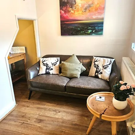 3 Bed In Oc-82891 Holiday home